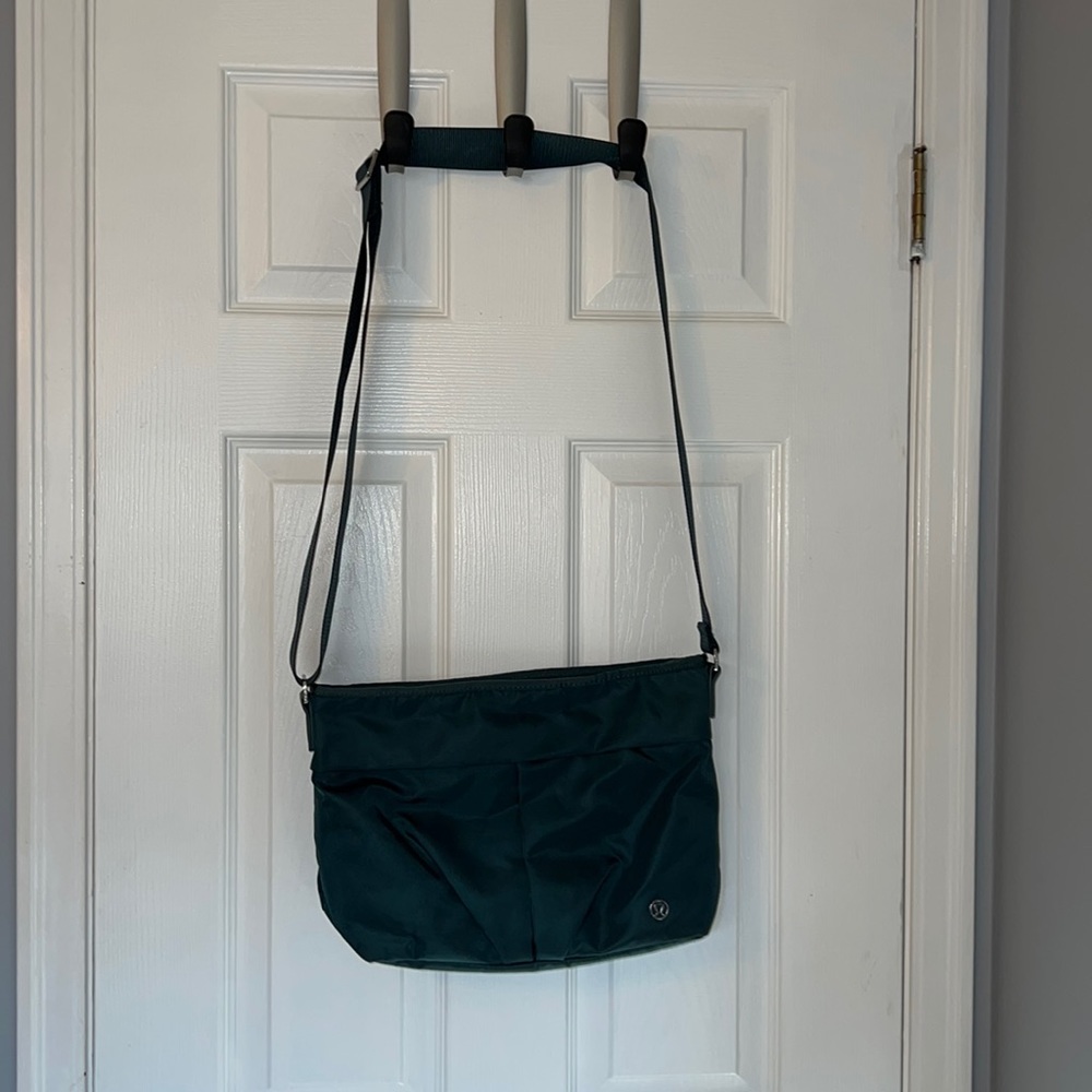 Lululemon Crossbody Bag EEUC